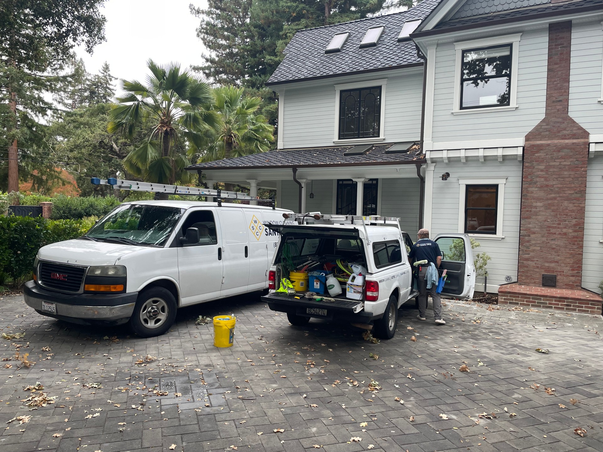 Top Rated Gutter Cleaning Services in Santa Cruz